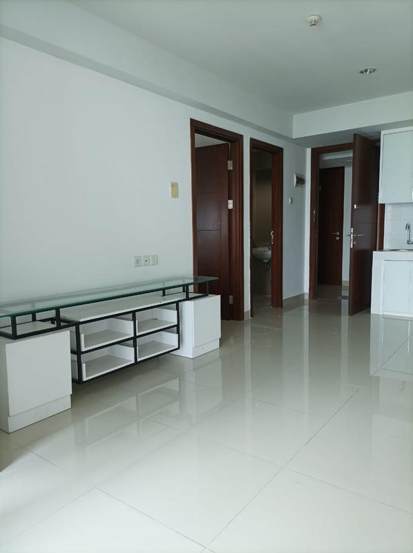 Dijual Apartemen Springhill Terrace Residences, 2BR Semi Furnished, Hadap Selatan, Dapat View Jauh dan Dekat, Unit Jarang Terpakai