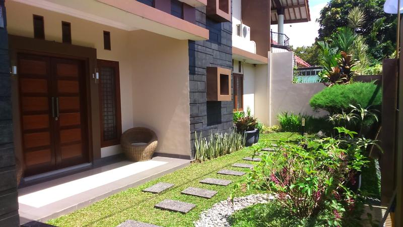 Halaman rumah