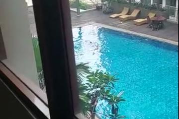 View Kamar ke Kolam Renang