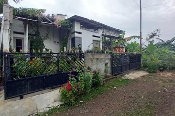 Jual Rumah di Lokasi Strategis Dekat Pertigaan SKB Karadenan Pomad Cibinong Bogor