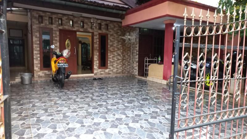 Jual Rumah Super Strategis di Pasar Rebo Jakarta Timur - 5 Kamar TIdur, 4 Kamar Mandi
