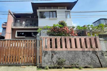 Jual Rumah Tiga Lantai View Bandung di Main Road Awi Ligar Raya