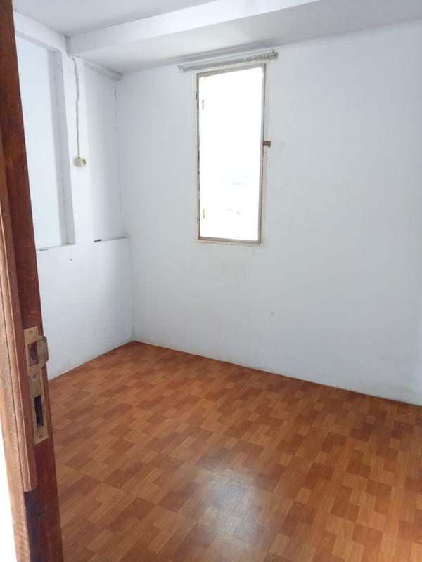 Dijual Rumah Murah 3 Tingkat/Lantai, 3 Kamar Tidur di Jembatan Lima Gajah Mada Jakarta Barat, Siap Huni