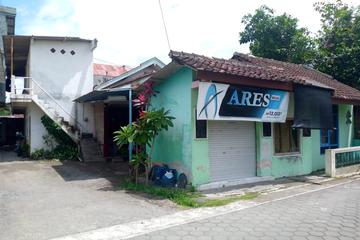Dijual Rumah Induk & Kost 2 Lantai di Selatan Kampus UPY (IKIP PGRI) - Ngestiharjo Kasihan Bantul Yogyakarta