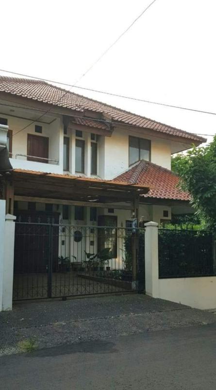 Dijual Rumah Asri 2 Lantai Tanjung Barat Jakarta Selatan - Bumi Pesanggrahan Mas - 5+1 Kamar Tidur