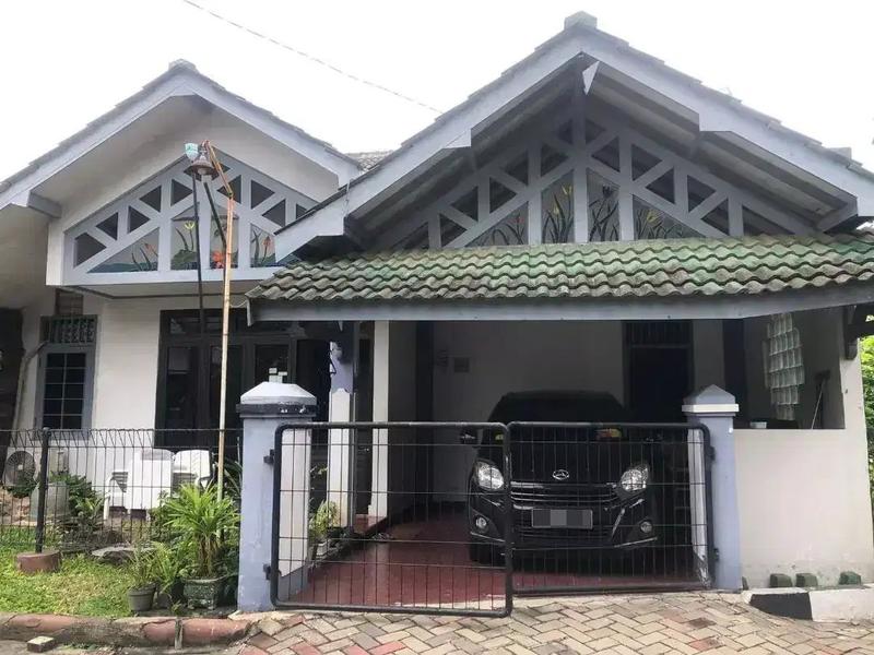 Dijual Rumah 2 Lantai di Perumahan Delta Sari Indah Sidoarjo - Siap Huni, 3 Kamar Tidur
