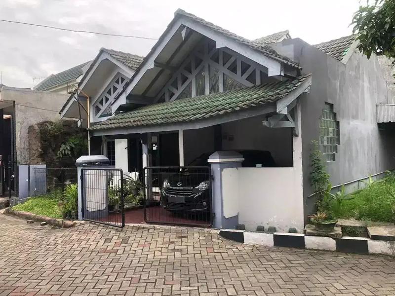 Dijual Rumah 2 Lantai di Perumahan Delta Sari Indah Sidoarjo - Siap Huni, 3 Kamar Tidur