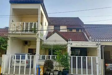 Jual Rumah 2 Lantai di Babatan Pratama Daerah Wiyung Surabaya - 4+1 Kamar, LT 180m2, LB 270m2