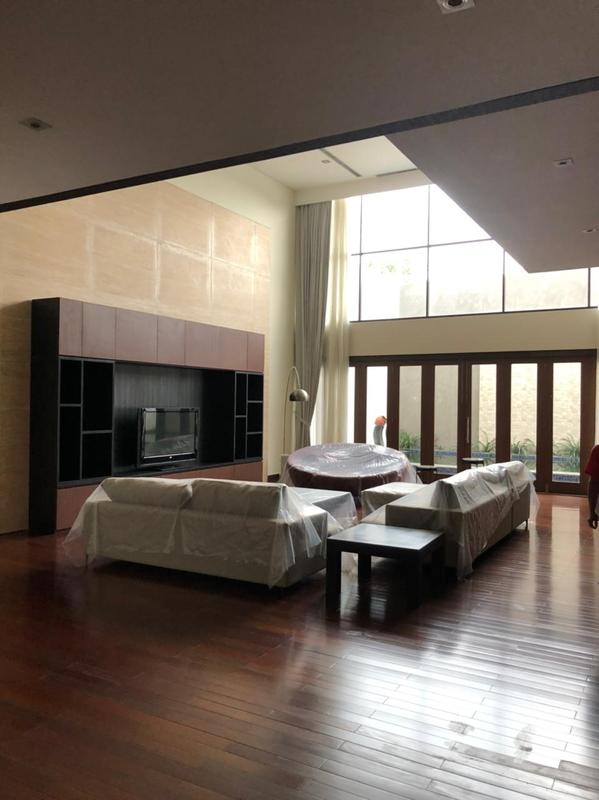 Disewakan Rumah Mewah Furnish di Kemang Selatan Jakarta Selatan - LT 500m2, LB 700m2