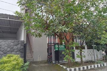 Jual Rumah Hook 2 Lantai SHM di Jalan Sidosermo Indah Surabaya - 4 Kamar Tidur