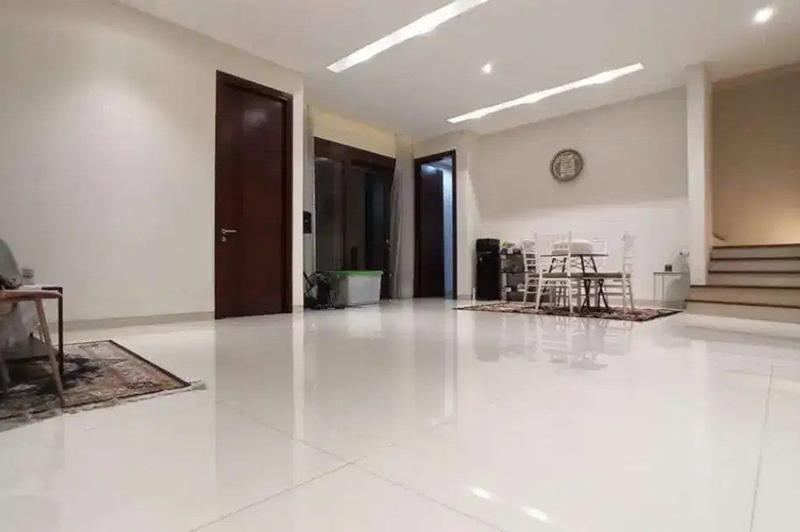 Jual Rumah 2 Lantai Mewah Minimalis di Woodland Citraland Surabaya