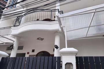 Jual Rumah 2 Lantai Cocok untuk Kos Kosan di Setiabudi Jakarta Selatan - LT 191m2, LB 390m2