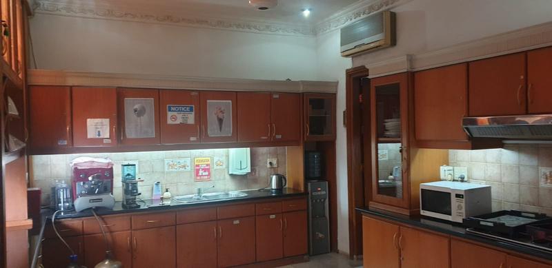 Jual Cepat Rumah Mewah 2 Lantai di Jalan Pelita Abdul Majid Kemang Jakarta Selatan - LT 1300 m2, LB 1000 m2