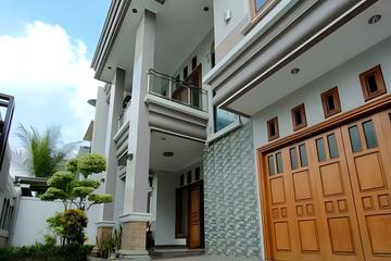 Jual Rumah Mewah Siap Huni di Kavling Pondok Kelapa Jakarta Timur - LT 350 m2, LB 600 m2