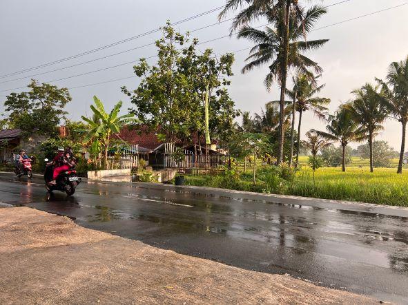 Dijual Tanah Strategis 677m2 Buka Usaha Tepi Jl Raya Karangpandan Karanganyar
