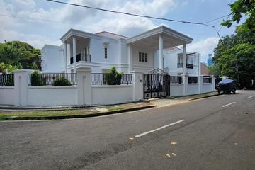 Dijual Rumah Baru Modern Klasik Mewah di Menteng Jakarta Pusat - LT 876 m2, LB 1400 m2