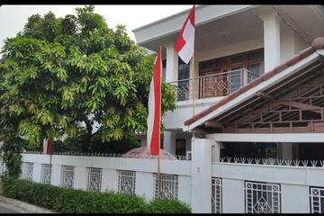 Rumah Dijual di Cilandak Barat, dekat MRT Fatmawati, Jakarta Selatan - 2 Lantai, 5+2 Kamar Tidur