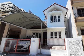 Jual Rumah 2 Lantai Villa Valencia di Perumahan Pakuwon Indah Surabaya - LT 144 m2, LB 150 m2