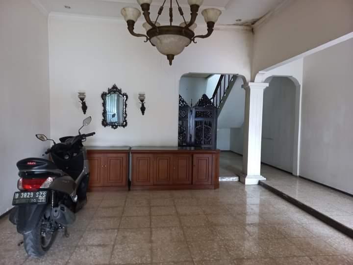 Jual Rumah Lama di Cipete Utara Kebayoran Baru Jakarta Selatan - LT 483 m2 / LB 358 m2