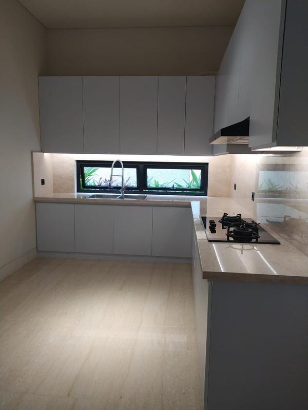 Dijual Rumah Brand New di Area Kemang Barat Jakarta Selatan - Luas Tanah 174 m2, 5+1 Kamar Tidur
