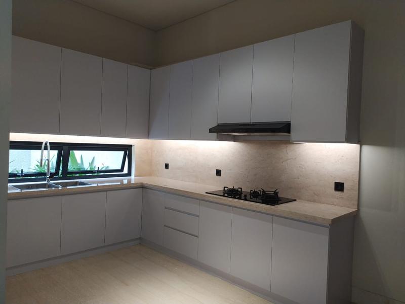 Dijual Rumah Brand New Lokasi Strategis di Area Kemang Jakarta Selatan - LT 207 m2 / LB 455 m2