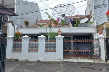 Jual Rumah Tua Hitung Tanah di Tebet Timur Jakarta Selatan  - LT 164 m2 / LB 136 m2