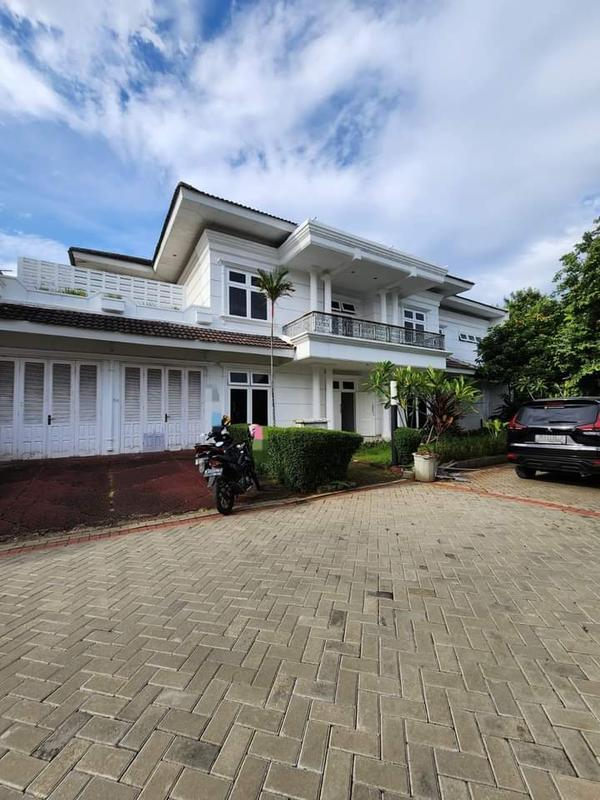 Jual Rumah Siap Huni di Pondok Labu Jakarta Selatan - LT 580 m2 / LB 400 m2