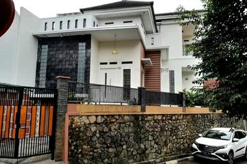 Rumah Disewakan di Bukit Cinere dekat Tol Brigif - Luas Tanah 140 m2 - Luas Bangunan 200 m2
