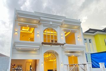 Dijual Rumah Mewah di Jagakarsa Jakarta Selatan - LT 200 m2 | LB 250 m2 | 2 Lantai | KT 4+1