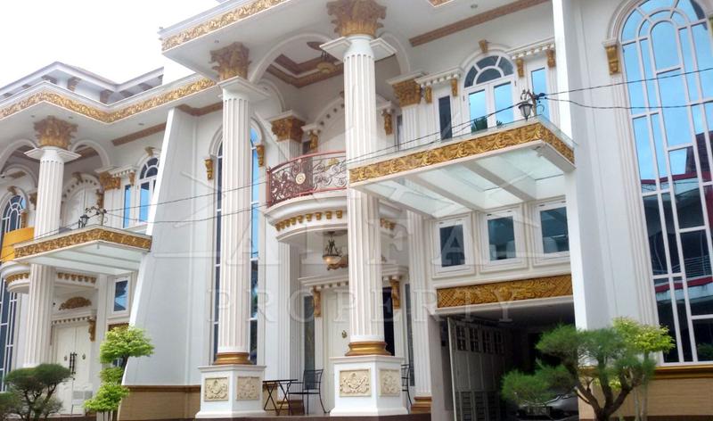 Alfa Property - Dijual Rumah di Jl. AR Saleh IA Kota Pontianak - 2.5 Lantai, 6 Kamar Tidur, LT 200m2, LB 375m2