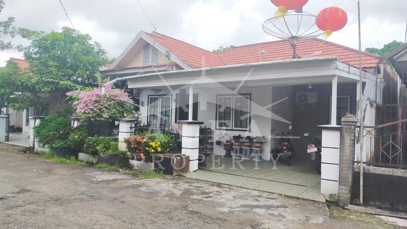 Alfa Property - Dijual Rumah di Komplek Alex Griya Permai Kota Pontianak - Luas Tanah 234m2