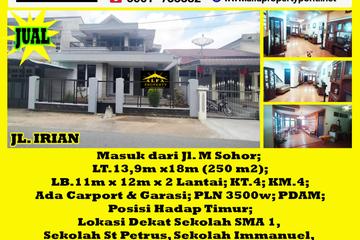 Alfa Property - Dijual Rumah di Jalan Irian Pontianak - 2 Lantai, 4 Kamar Tidur, Luas Tanah 250m2, Luas Bangunan 264m2