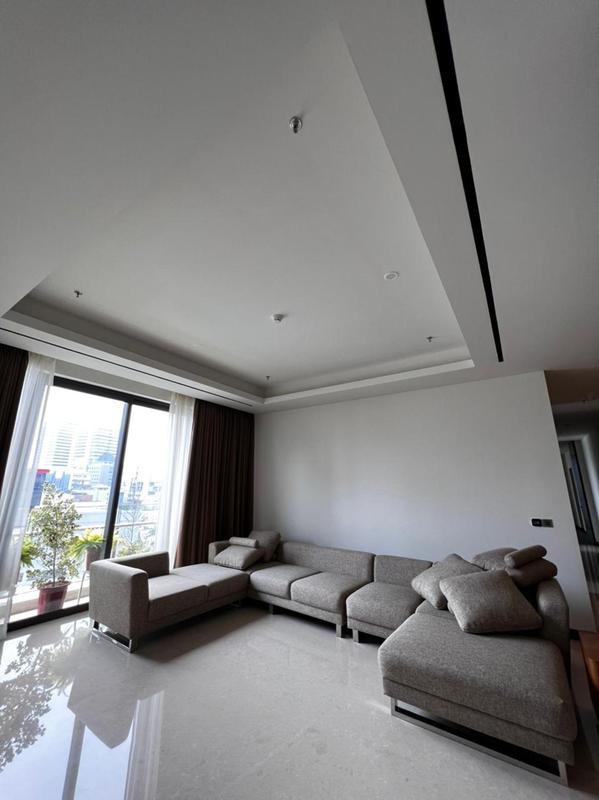 Dijual Apartemen Pakubuwono Menteng 3 BR Low Floor Size 260 m2