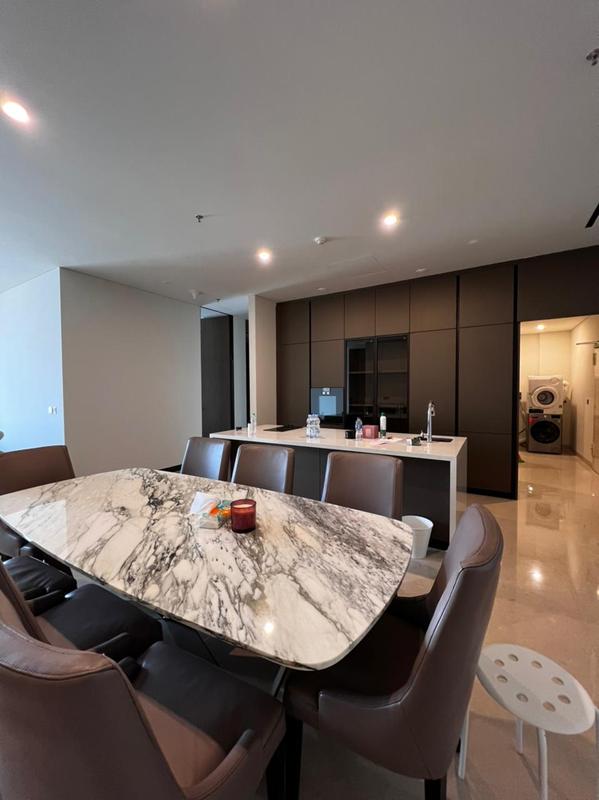 Dijual Apartemen Pakubuwono Menteng 3 BR Low Floor Size 260 m2