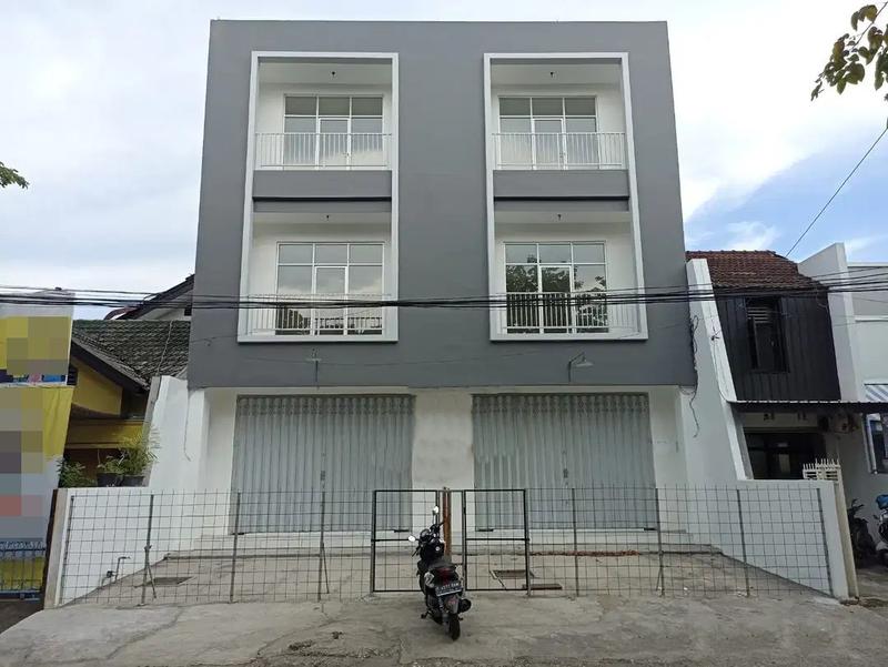 Jual Ruko Baru 3 Lantai di Klampis Semolo Timur Surabaya - LT 82,5 m2, LB 150 m2, SHM