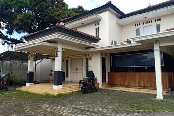 Rumah Disewakan dekat Pintu Tol di Gandul Cinere - Cocok untuk Kantor - 6+1 Kamar Tidur
