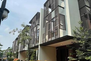 Dijual Cepat Rumah  Cantik 3 Lantai di The Eminent BSD City - Bersih dan Langsung Huni