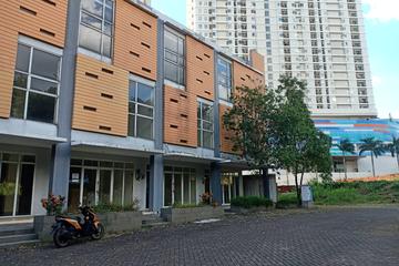 Ruko Gandeng Dijual dekat Rumah Sakit Puri Cinere - 3 Lantai, Luas Tanah 75m2, Luas Bangunan 221m2