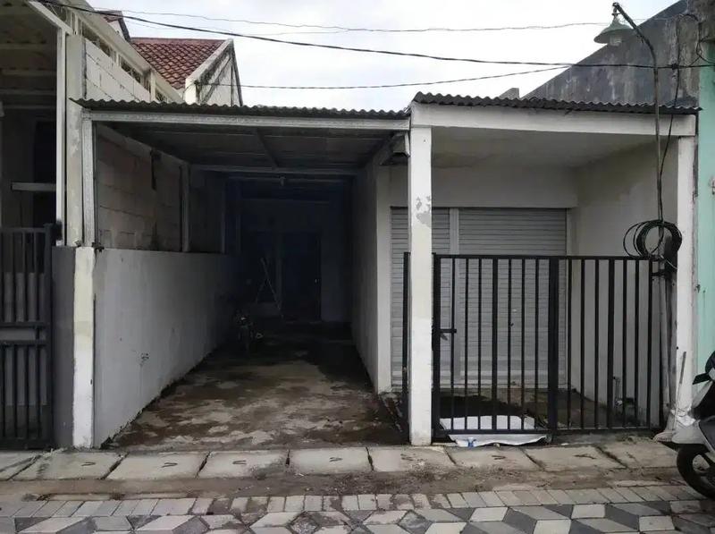 Jual Rumah Sangat Murah 1 Lantai di Jalan Tambak Medokan Ayu Surabaya - 2 Kamar Tidur, SHM, Hadap Timur