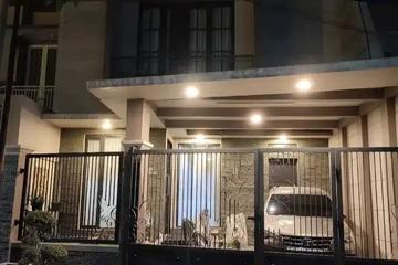 Jual Rumah Minimalis Mewah Siap Huni di Sutorejo Timur, Mulyorejo, Surabaya Timur - 2 Lantai, 3 Kamar Tidur, SHM, Hadap Selatan
