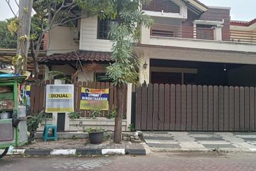 Jual/Sewa Rumah 2 Lantai Siap Pakai di Prapen Indah Timur Surabaya - 2 Lantai, 4+1 Kamar Tidur