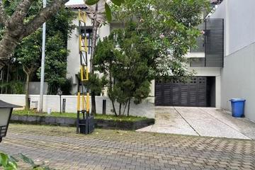 Rumah Mewah Dijual di Daerah Kebagusan Jaksel - Dekat Area Utama TB Simatupang - Ada Kolam Renang