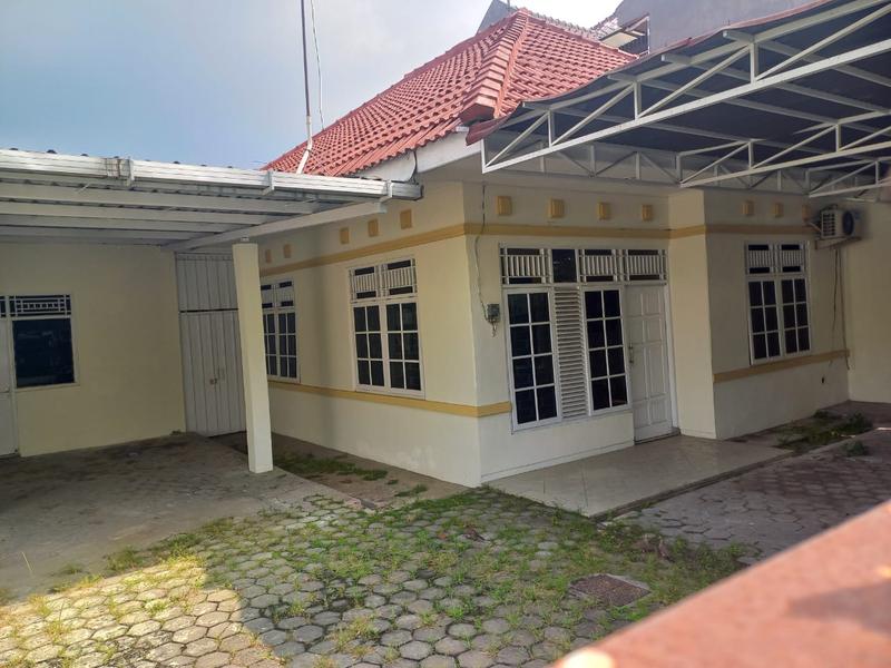 Sewa Rumah dan Tanah di Lamper Tengah Semarang Selatan - Ada di Jalan Utama, Luas Tanah 700m2
