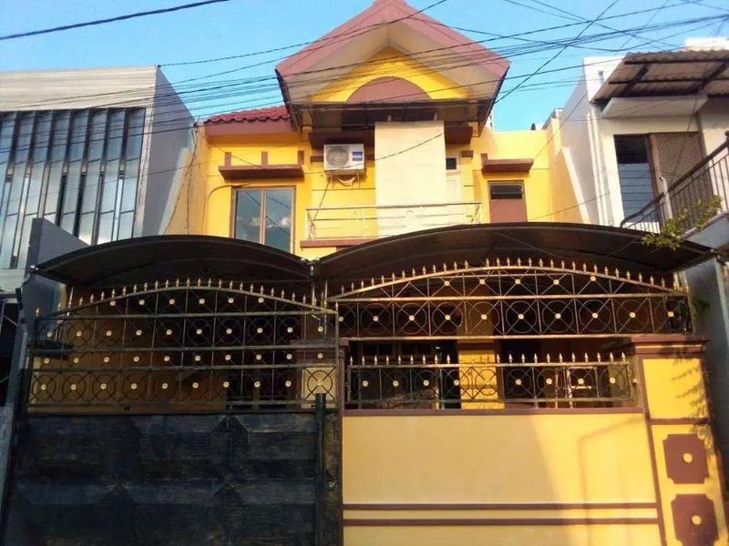 Jual Rumah 2 Lantai di Perumahan Dharmahusada Mas Surabaya - 4+1 Kamar Tidur