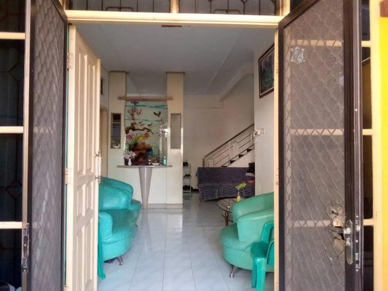 Jual Rumah 2 Lantai di Perumahan Dharmahusada Mas Surabaya - 4+1 Kamar Tidur