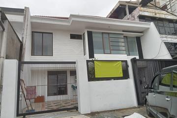 Sewa Rumah Baru Siap Huni di Jalan Barata Jaya, Gubeng, Surabaya - 4 Kamar Tidur