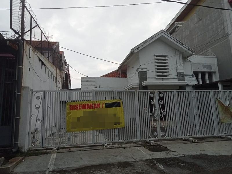 Sewa Rumah Cocok Tempat Usaha dan Kost di Tenggilis Mejoyo Surabaya - 12 Kamar Tidur