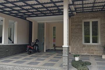 Jual Rumah Minimalis SHM di Perumahan The Gayungsari Surabaya - 2 Lantai, 3+1 Kamar Tidur, Hadap Utara