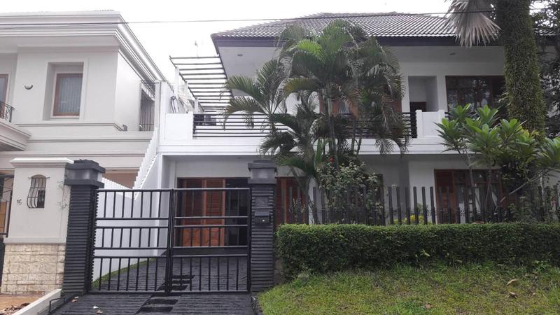 Sewa Rumah Siap Huni di Pondok Indah Jakarta Selatan - 4+2 Kamar Tidur