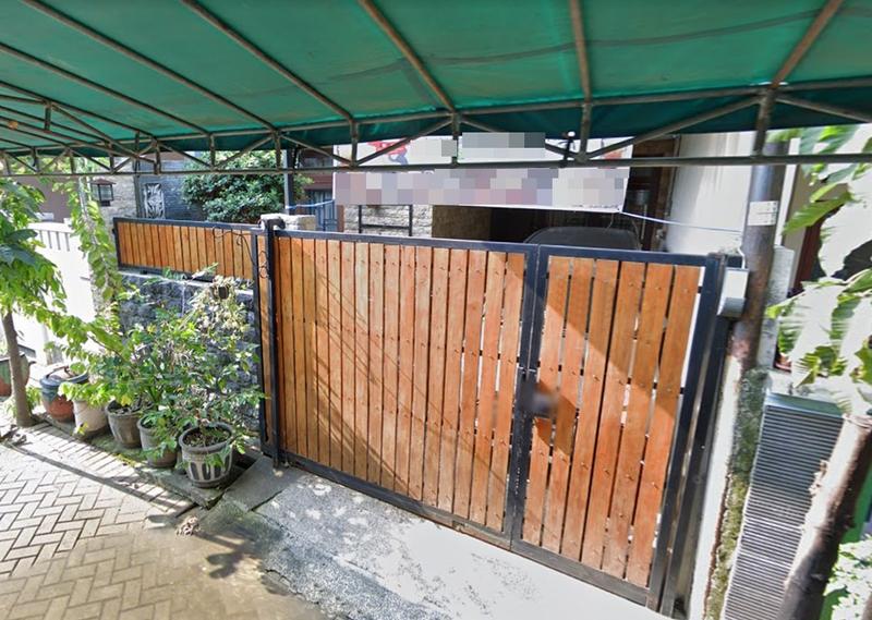 Jual Rumah Bagus 2 Lantai di Jalan Jambangan Kebon Agung Asri Surabaya -5 Kamar Tidur